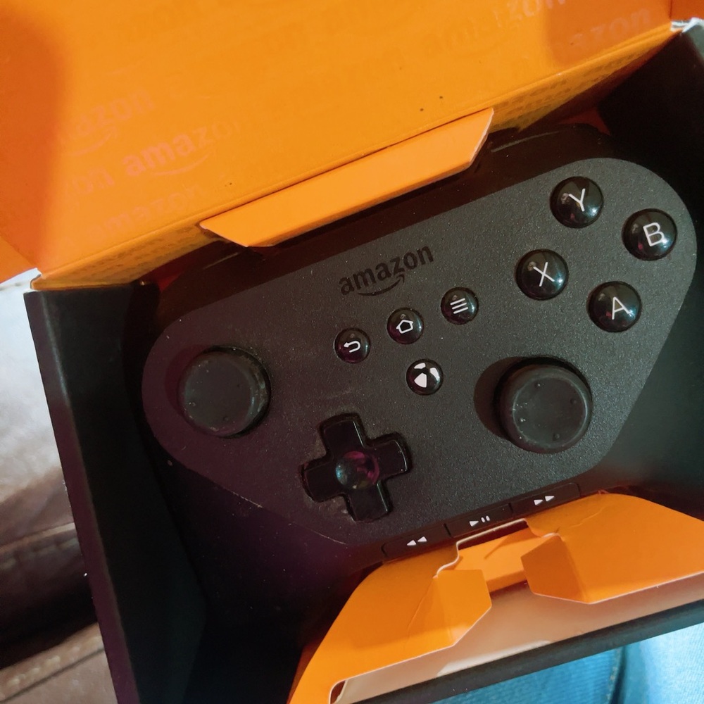 Amazon Fire Gaming Controller - Picture 4 of 9